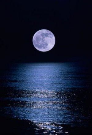 Луна на воде